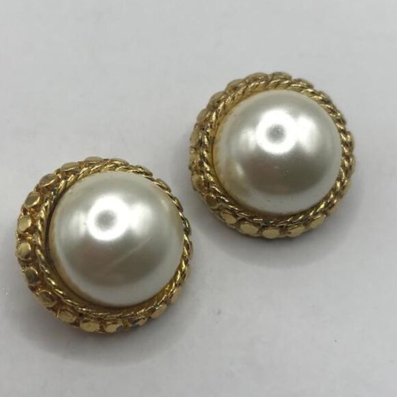 Gold-Tone Multi Layer Memory Wire Choker with Faux Pearl Focal & Earring Set - Picture 7 of 11